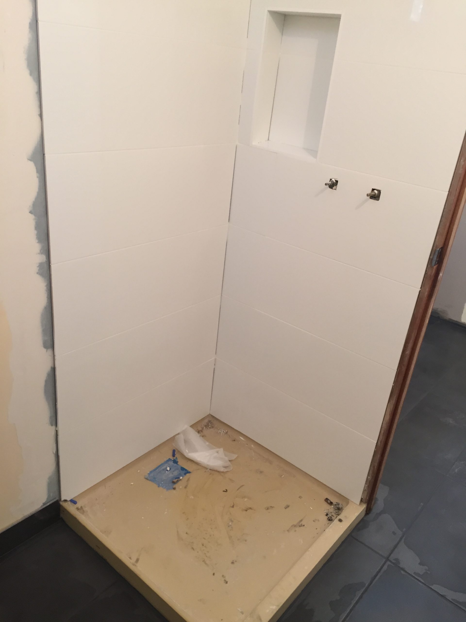 Shower full view moulded shower base