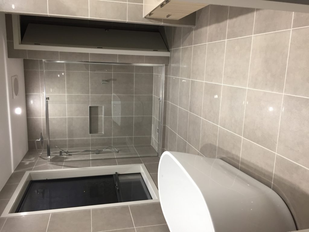 floor and wall tiles line up